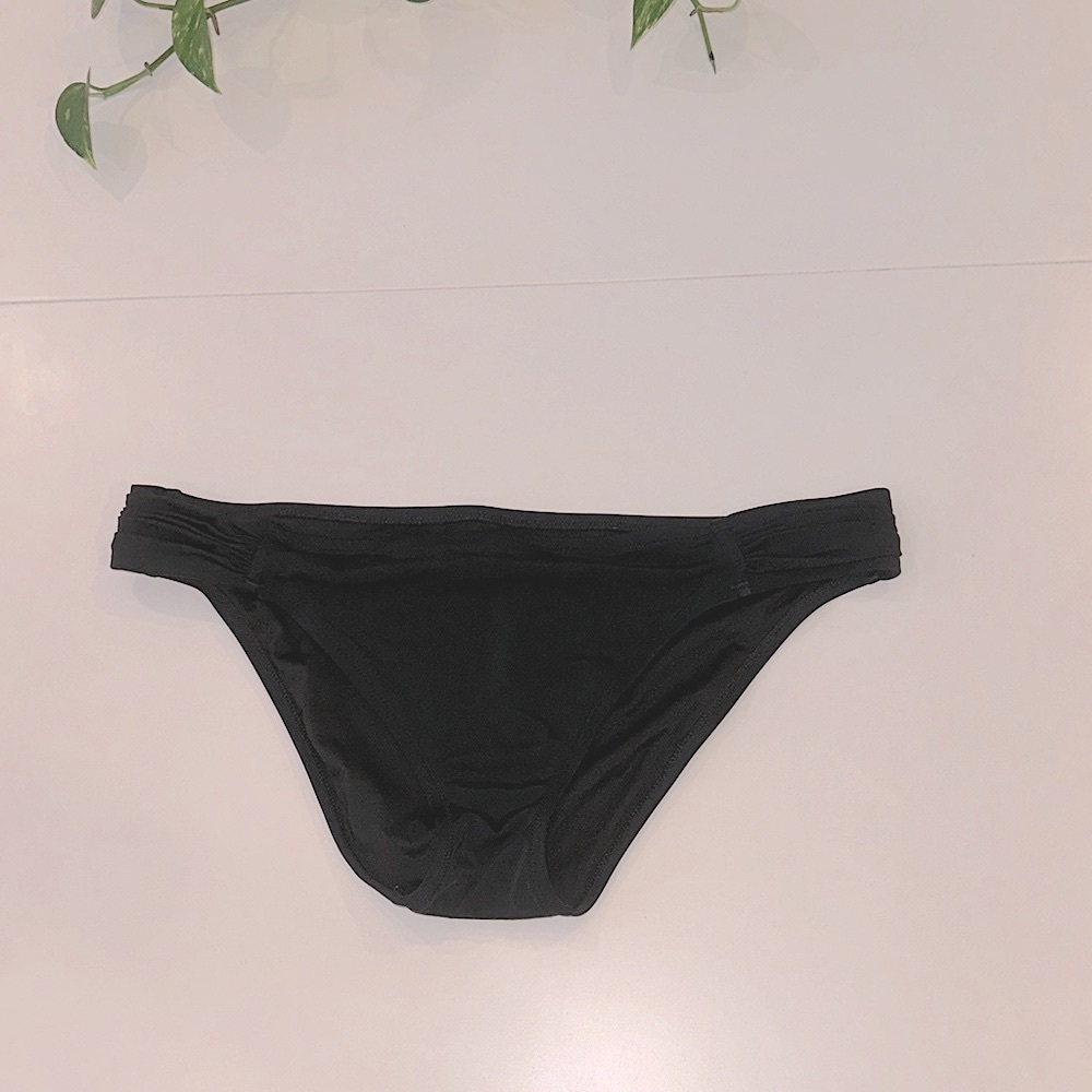 Shade & Shore Elegant Black Swim Bottom